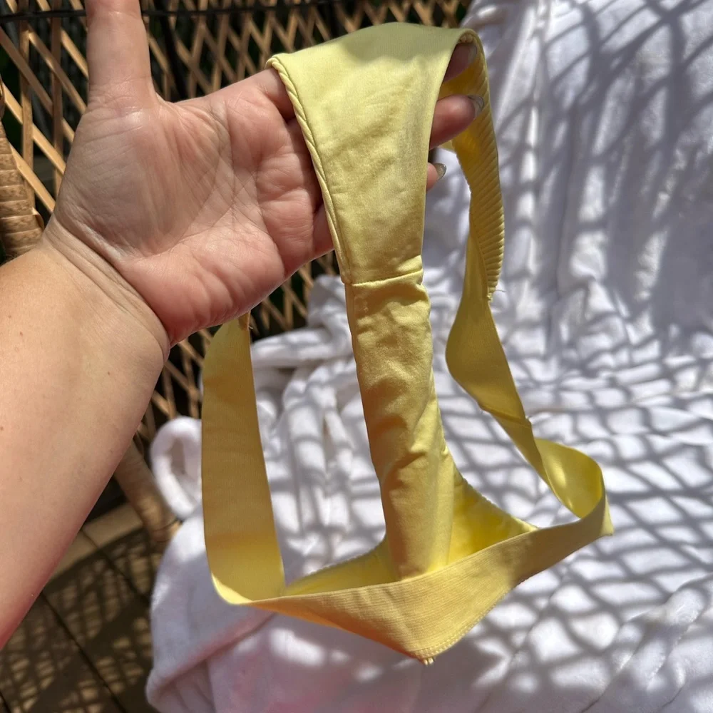 NWOT. Frankie’s Bikinis winnie ribbed‎ bottom in size Large color daffodil